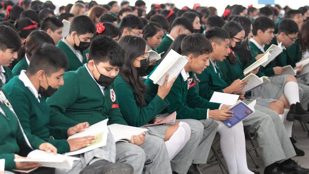 Chavos que Inspiran → Beca BBVA 2025: inscripción, requisitos